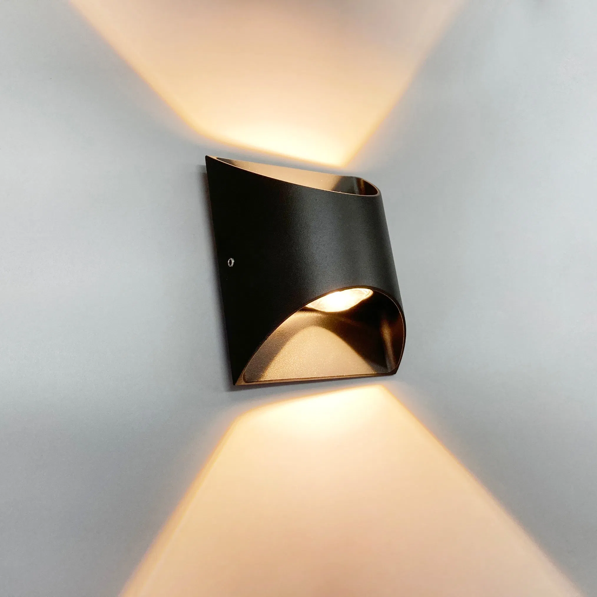 Waterproof Lighting Housing Surface IP54 Mounted Black/White Aluminum COB up and Down Outdoor Wall Light