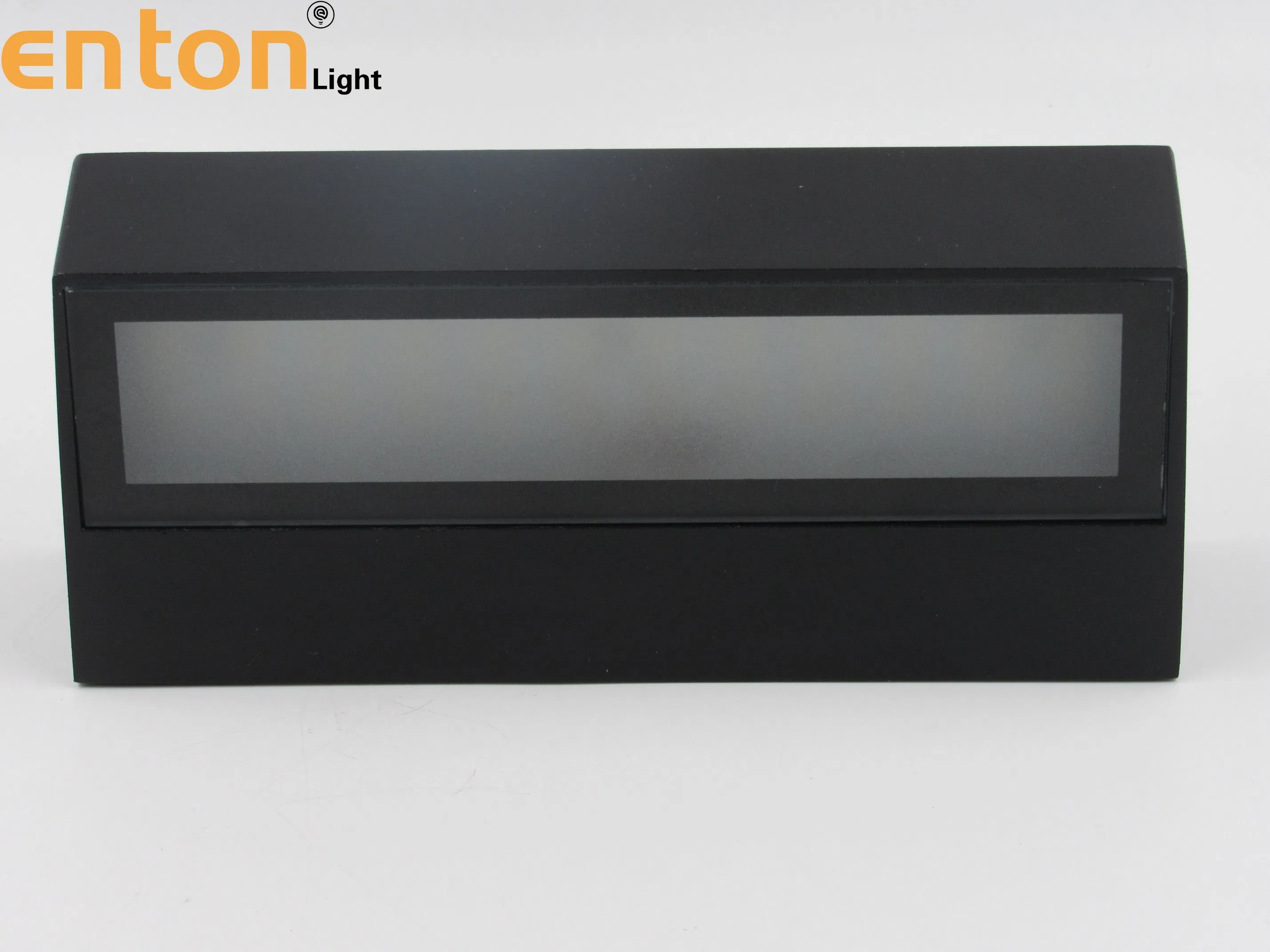 Elegant Outdoor LED Wall Light - 6W Warm White, IP54 Rated