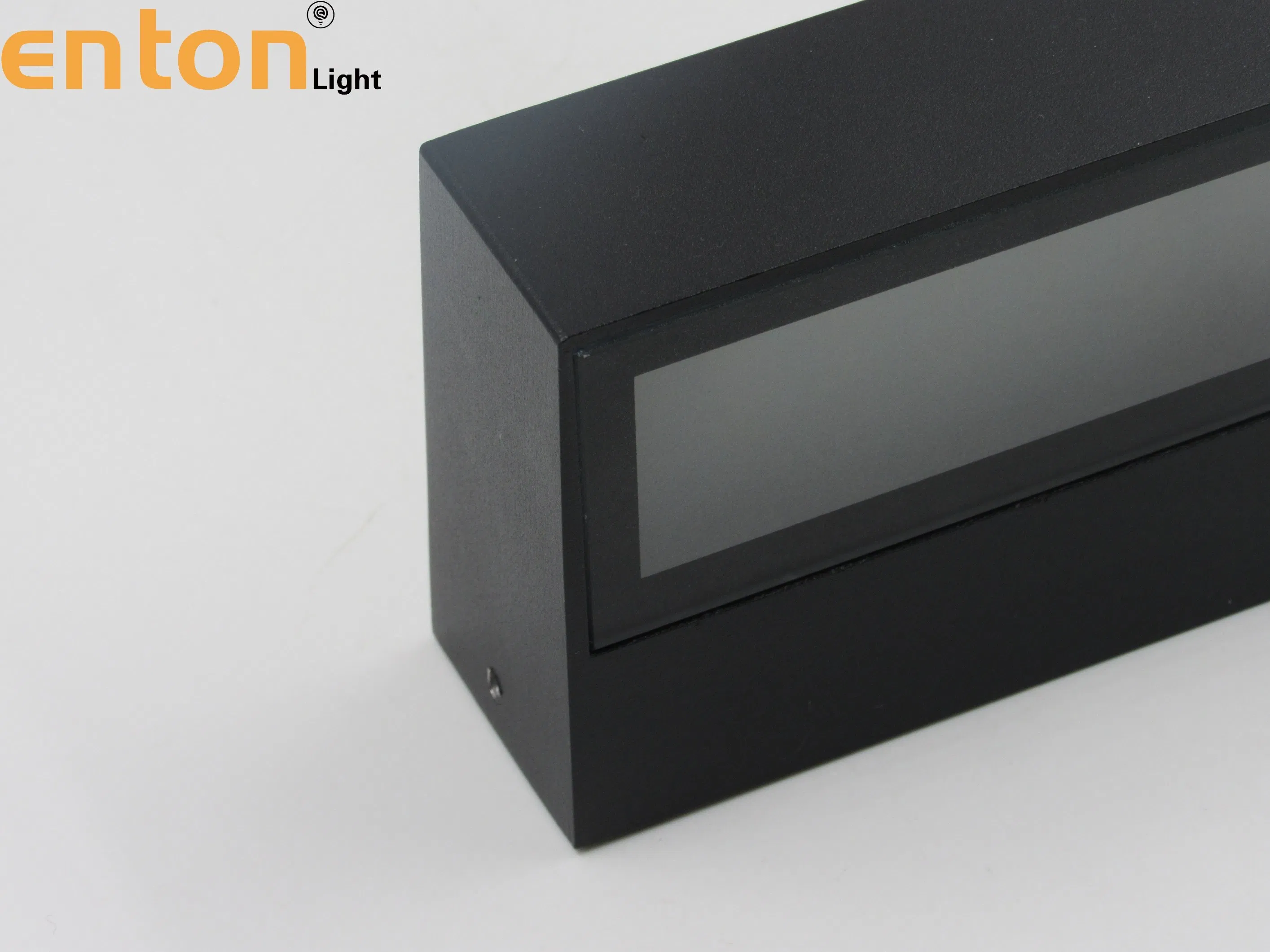 Elegant Outdoor LED Wall Light - 6W Warm White, IP54 Rated