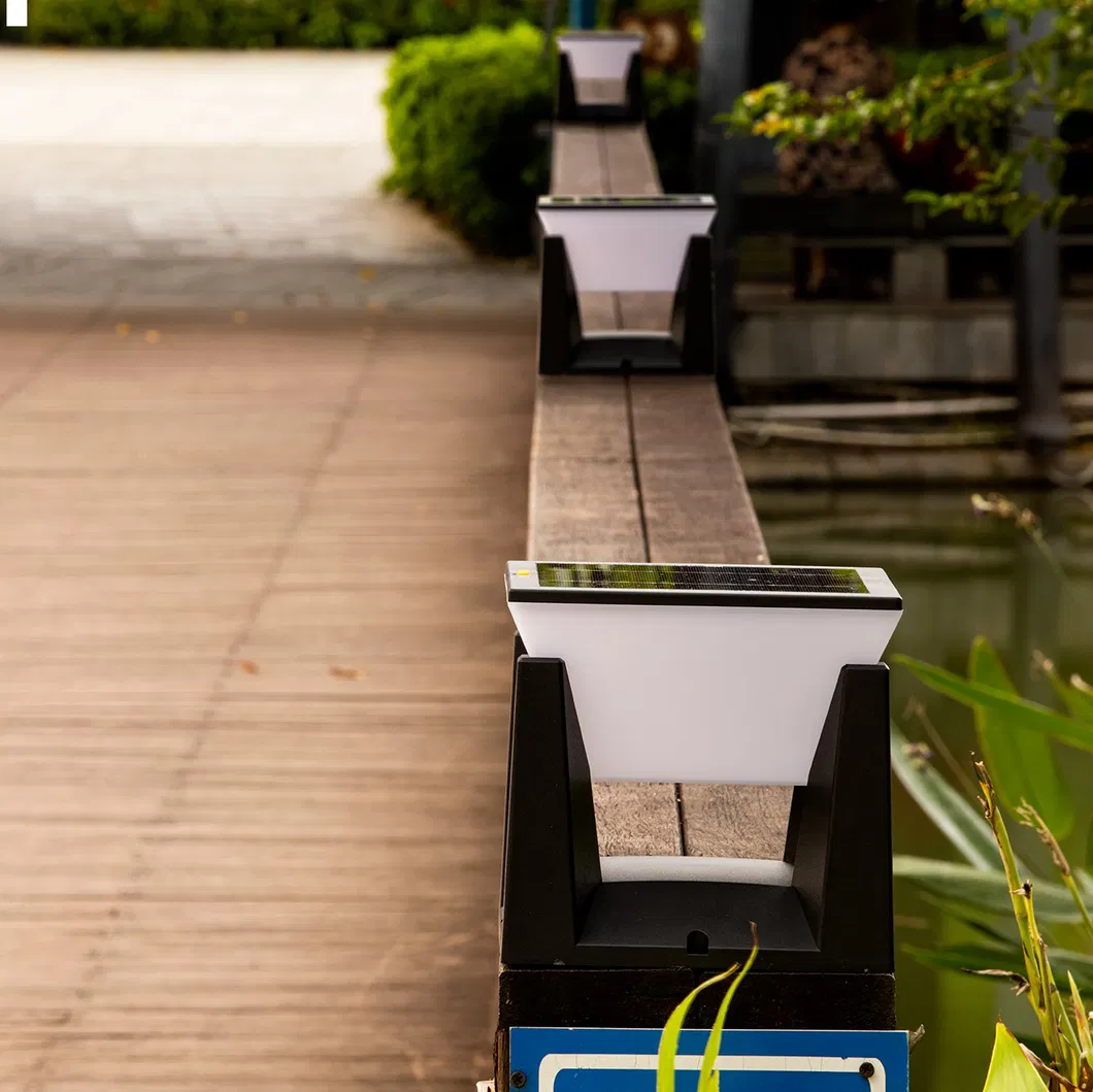 Solar Pillar Light 2