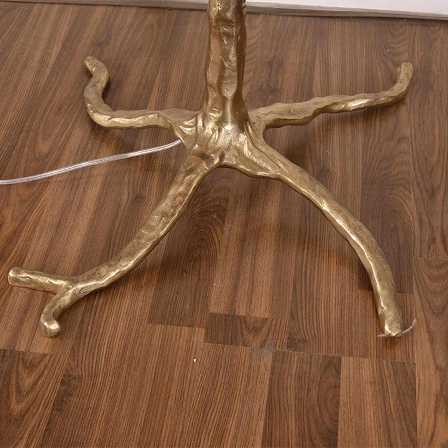 Contemporary Feather Studio Light Standing Tripod Floor Standing Lamp (WH-FL-02)