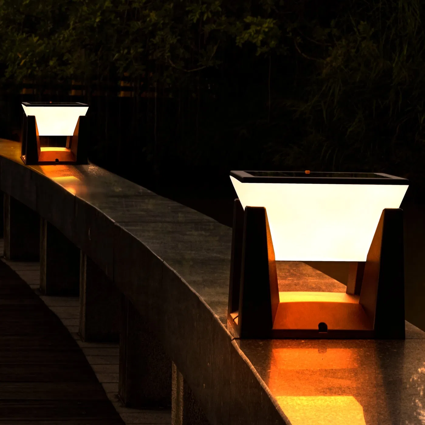 IP65 Waterproof Solar Pillar Light, Outdoor LED Post Lamp for Garden Gate, Fence and Landscape Pathway Decoration