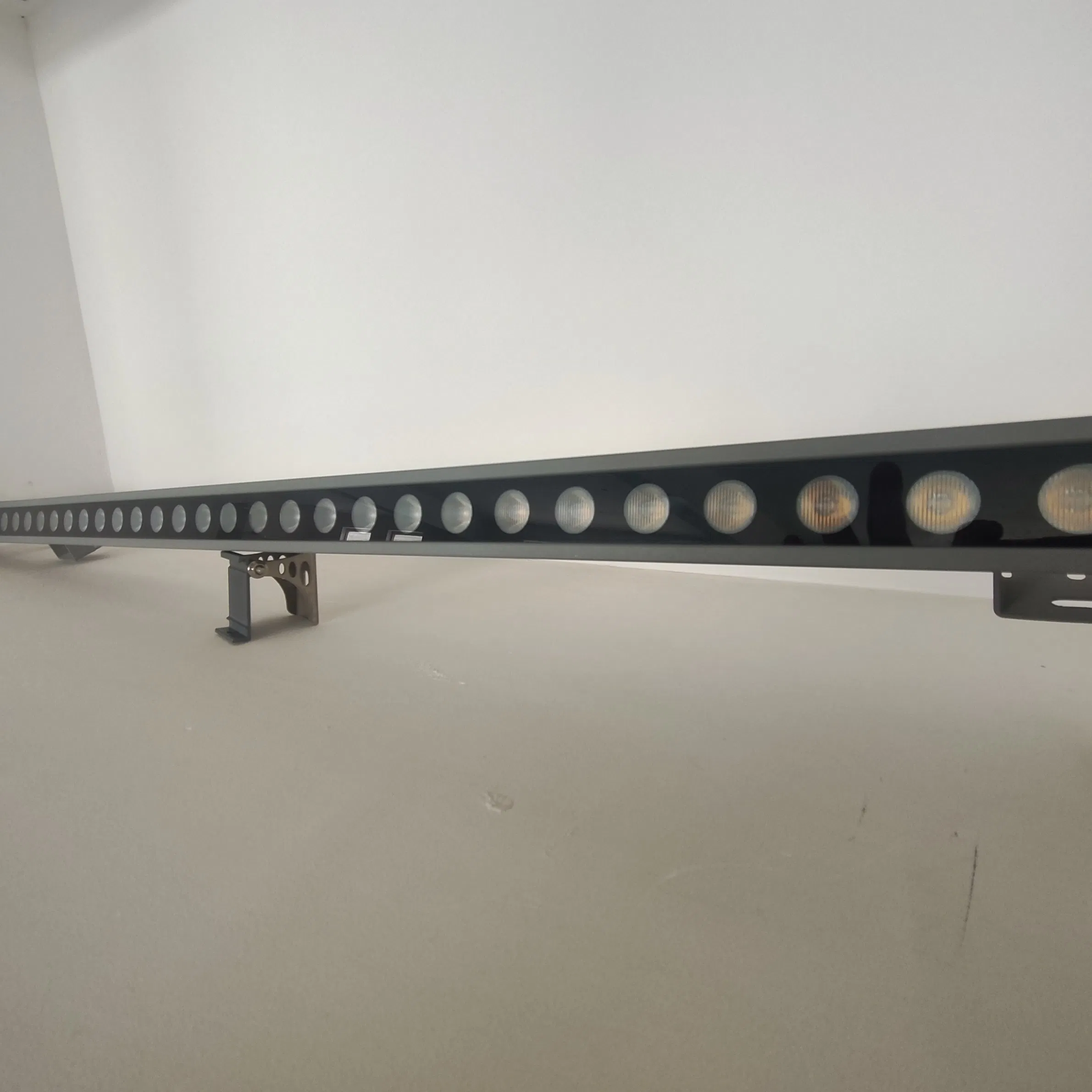 Energy-Efficient 12W LED Wall Washer for Architectural Spaces