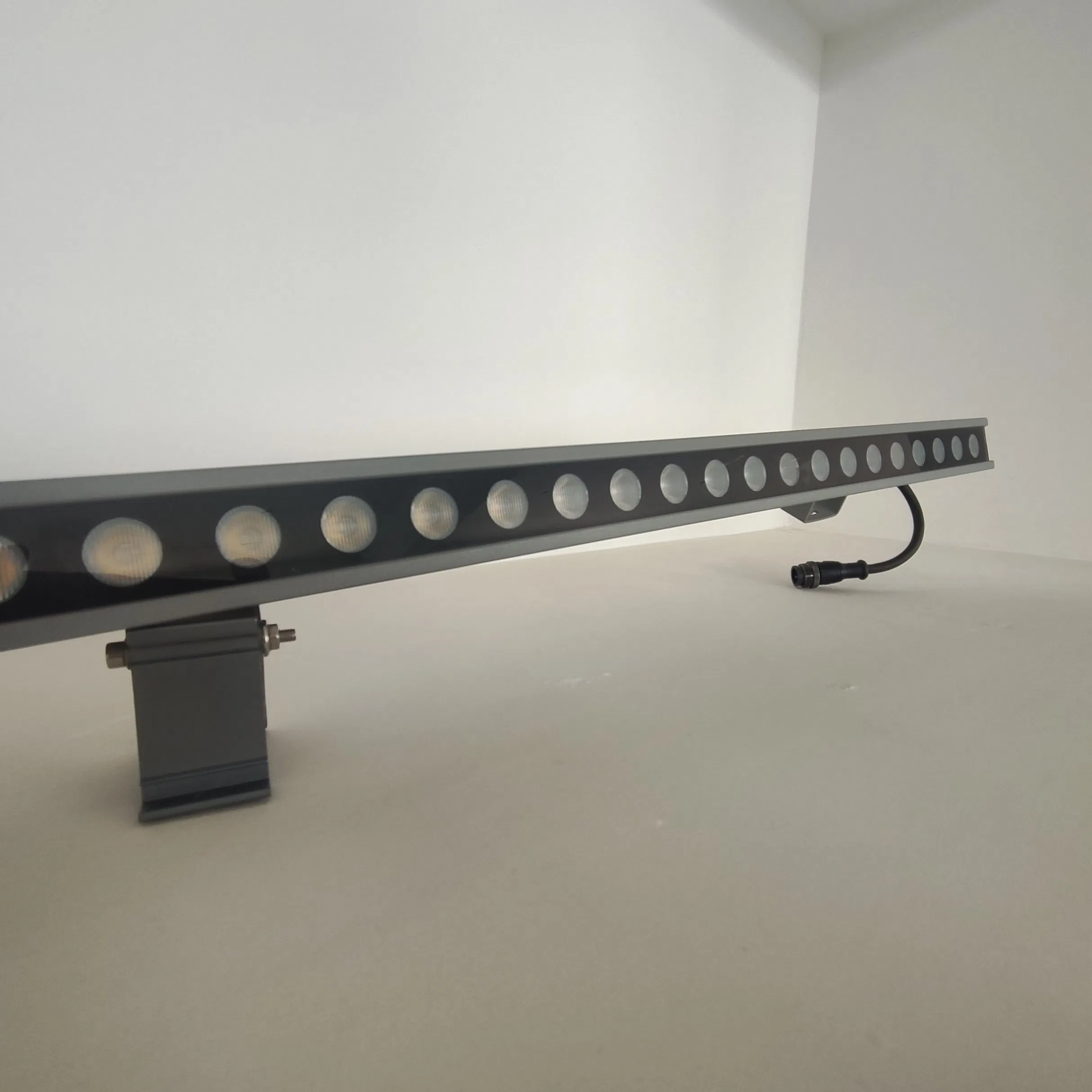 Energy-Efficient 12W LED Wall Washer for Architectural Spaces