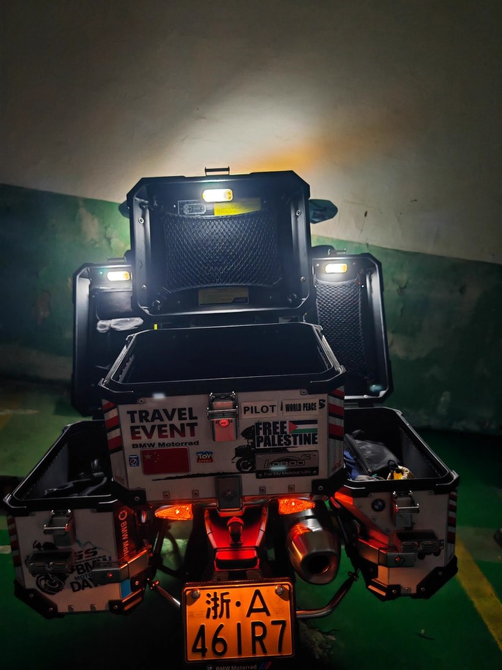 LED Smart Sensor Outdoor Night Motorcycle Trunk Light Wireless Charging Magnetic Attachment Bedside Lamp