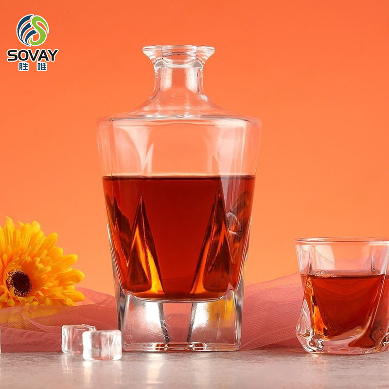 Custom 500ml Boston Glass Wine Bottles with Cork for Vodka Whisky Rum Packaging Custom Logo Plastic Cap