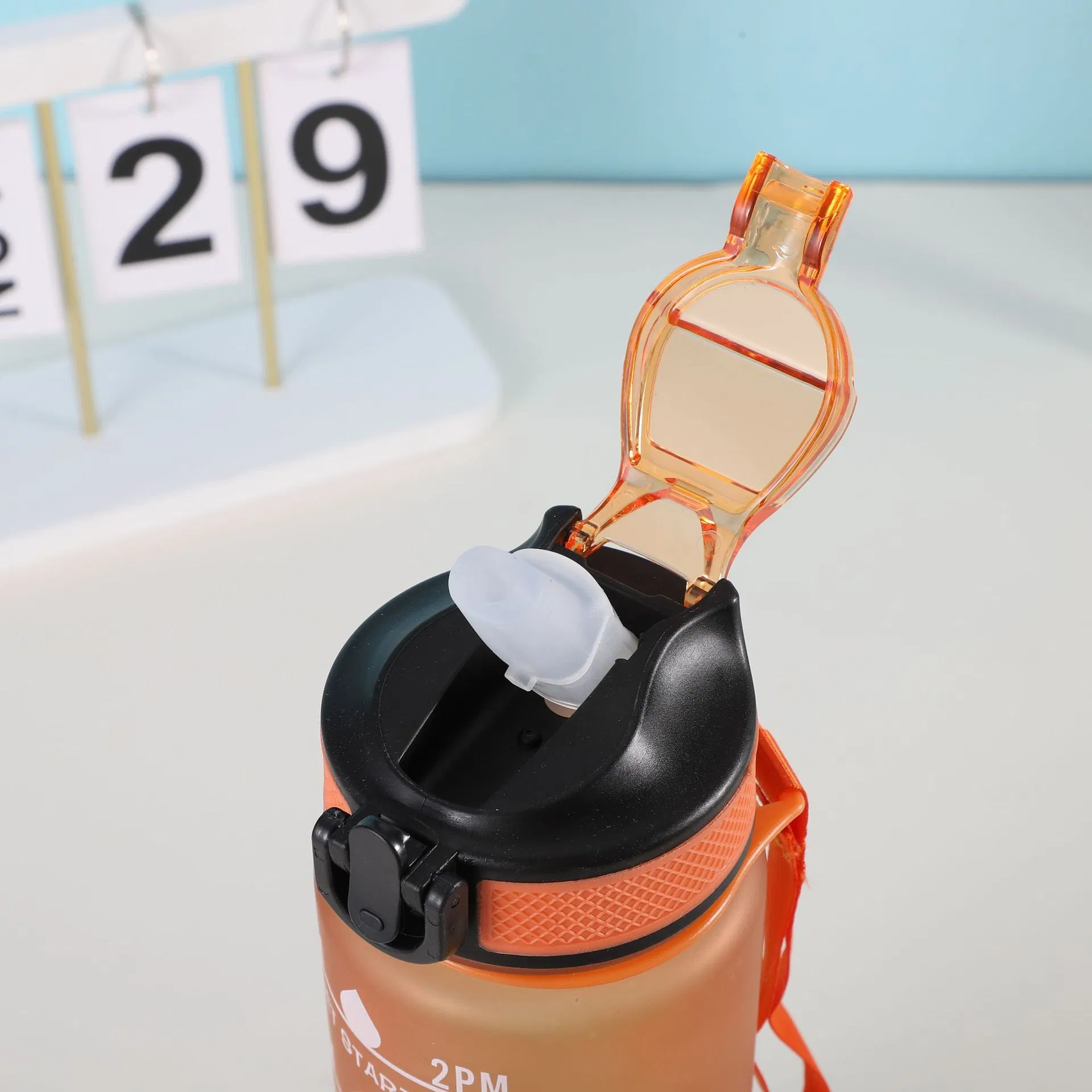 BPA Free Leakproof Plastic Home Sports Office Hydrate Flask Water Jug Sports Bottle with Lid