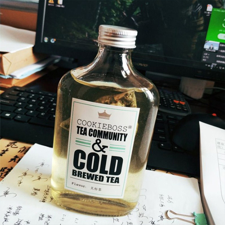 Recyclable 10oz Square Juice Bottles Fruit Tea Glass Bottle 300ml with Plastic Lids