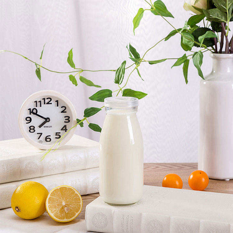 Wholesale 250ml Milk Juice Glass Bottle Beverage Bottles with Plastic Metal Lids 200ml 500ml