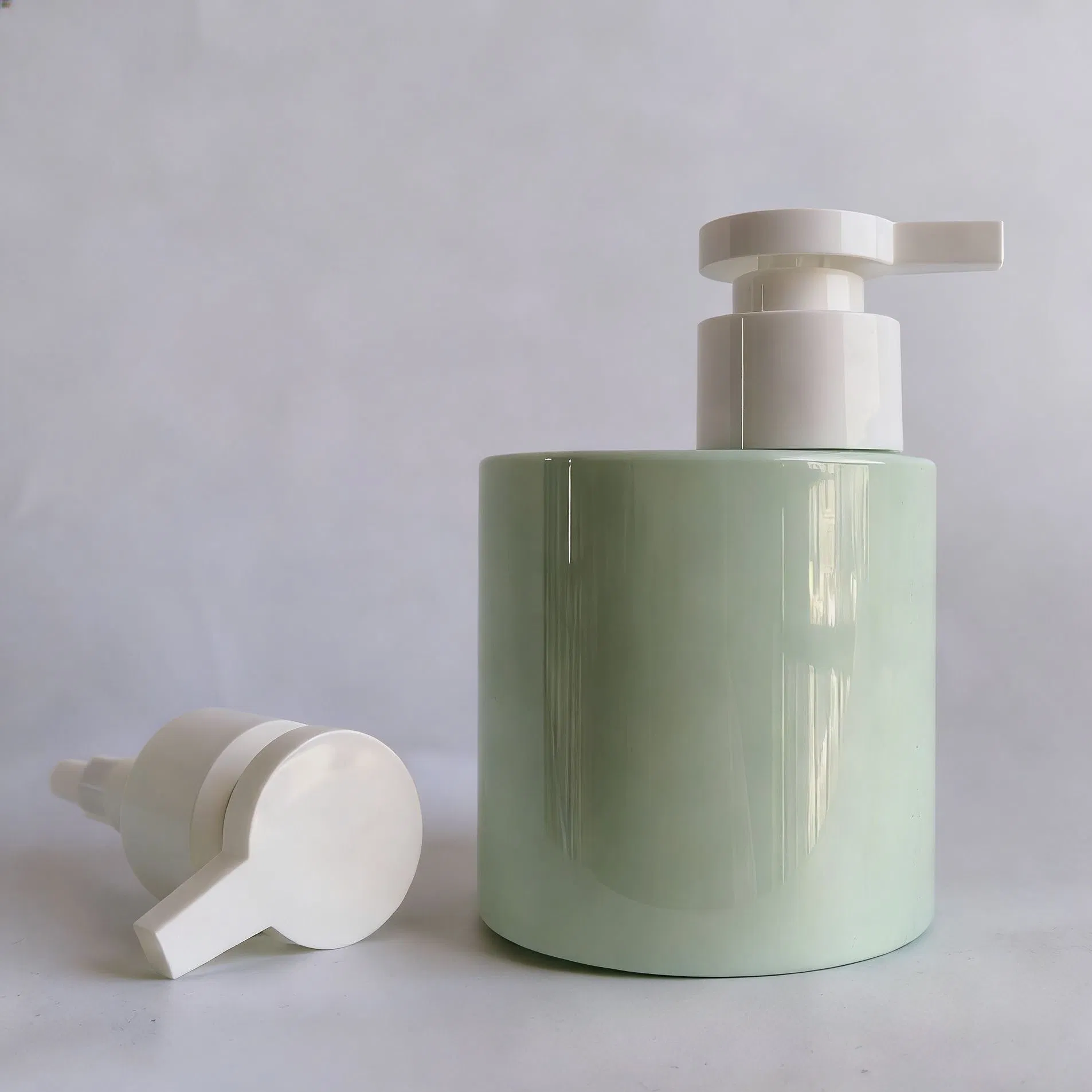 Customized Color Pet Plastic Bottle with Lotion Pump