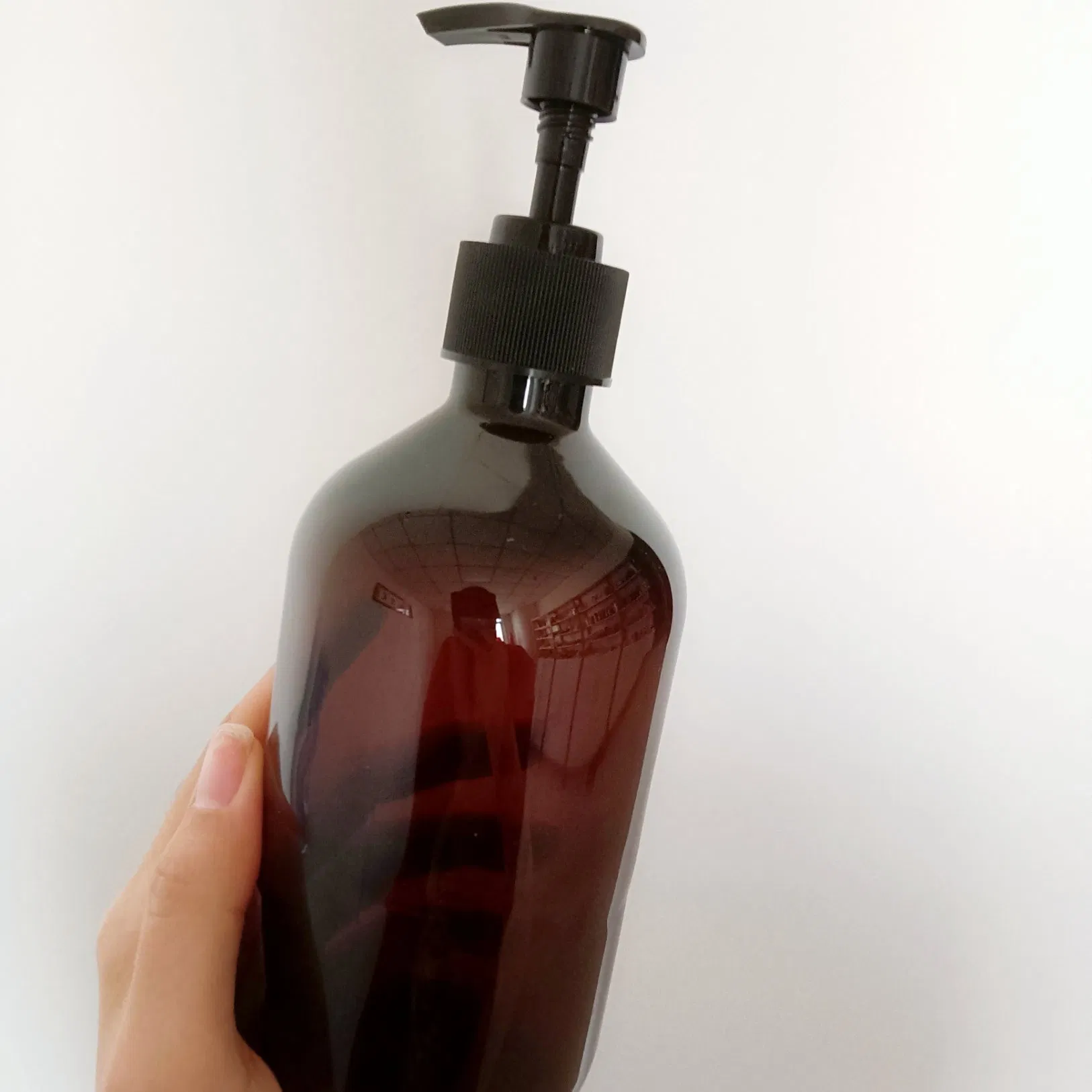 Recyclable Empty Plastic Frosted Bottle with Black Lotion Pump