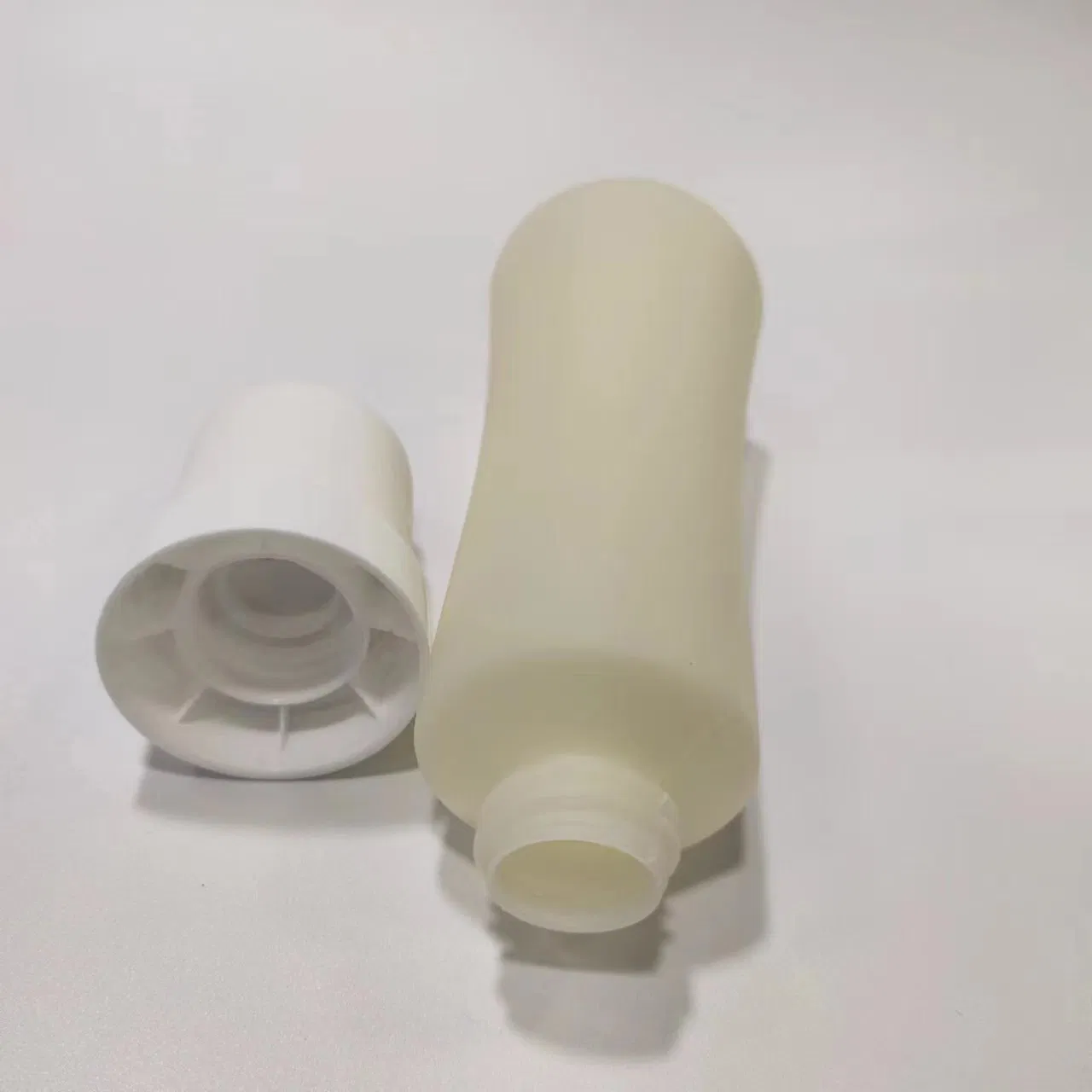 Multi-Purpose Plastic Squeeze Bottles for Sauces and Dressings