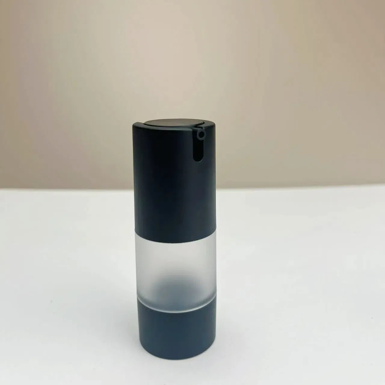 15ml 30ml 50ml as Plastic Matte Black Frosted Airless Pump Bottle Replaceable for Cosmetics