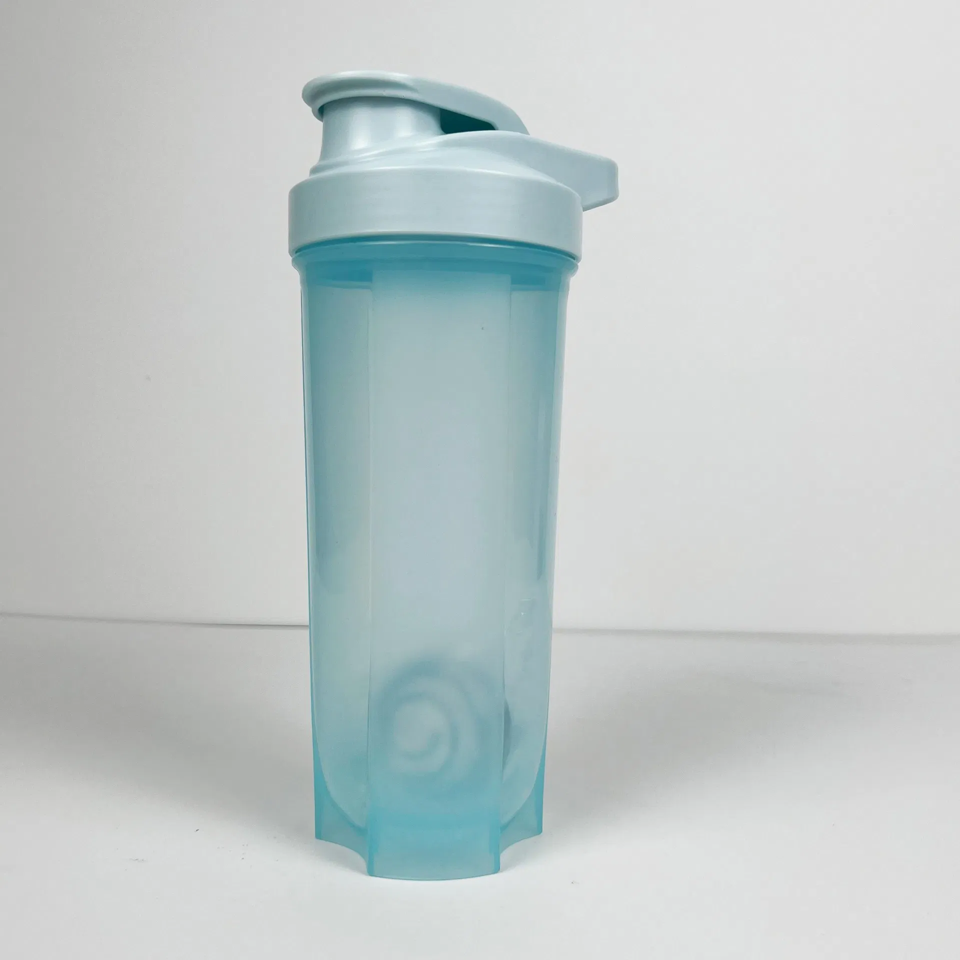 Customized 700ml Fitness Plastic Sports Protein Shaker Bottle Leakproof Gym Shaker Cups for Protein Shakes Powder