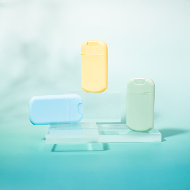 Flat Perfume Spray Bottle for Hand Sanitizer Atomizer Plastic Credit Sprayer