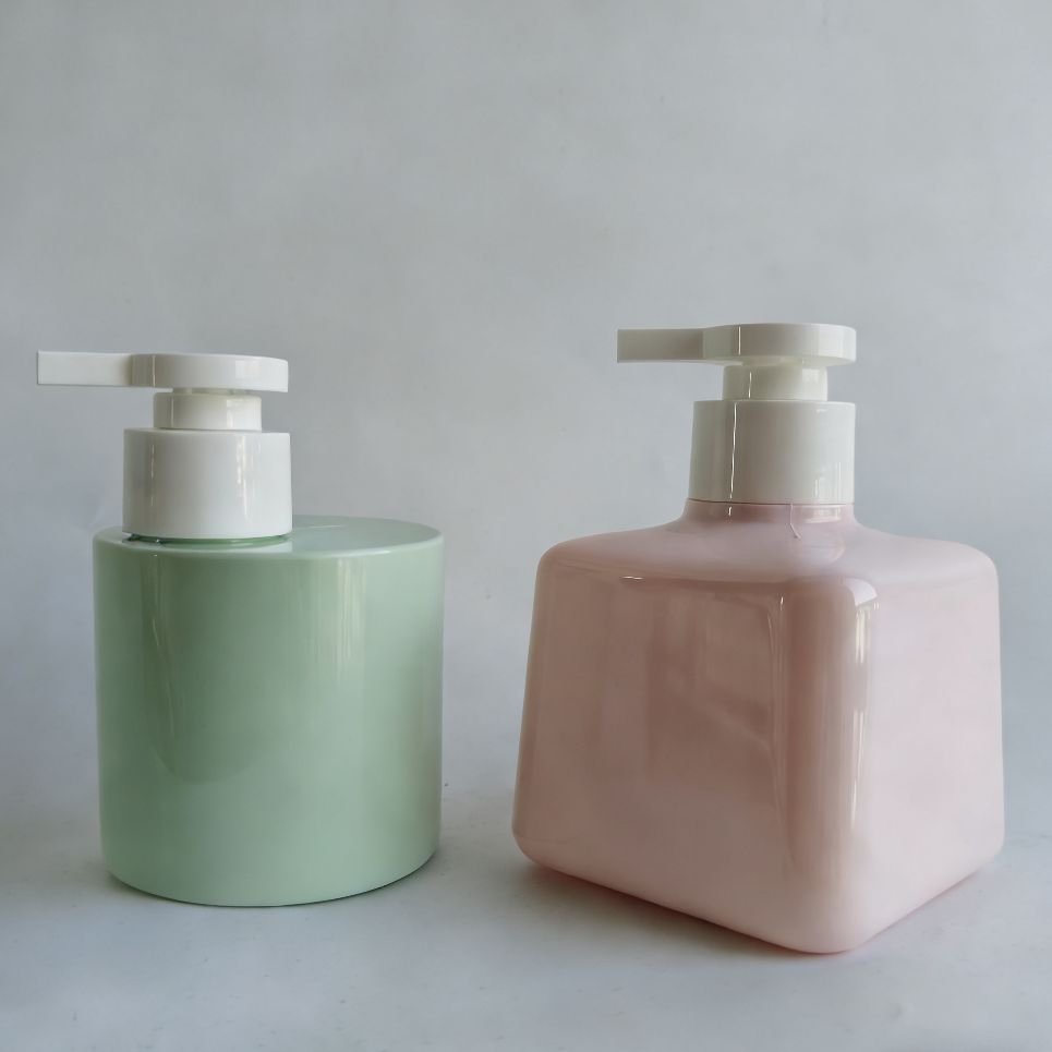 Customized Color Pet Plastic Bottle with Lotion Pump