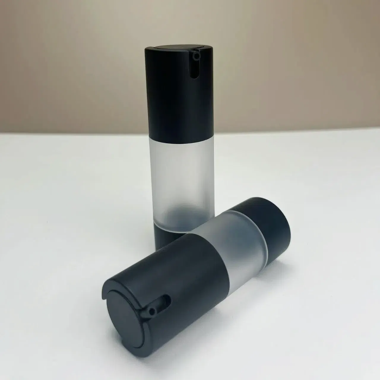 15ml 30ml 50ml as Plastic Matte Black Frosted Airless Pump Bottle Replaceable for Cosmetics
