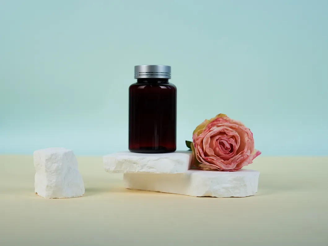 Capsule Containers display