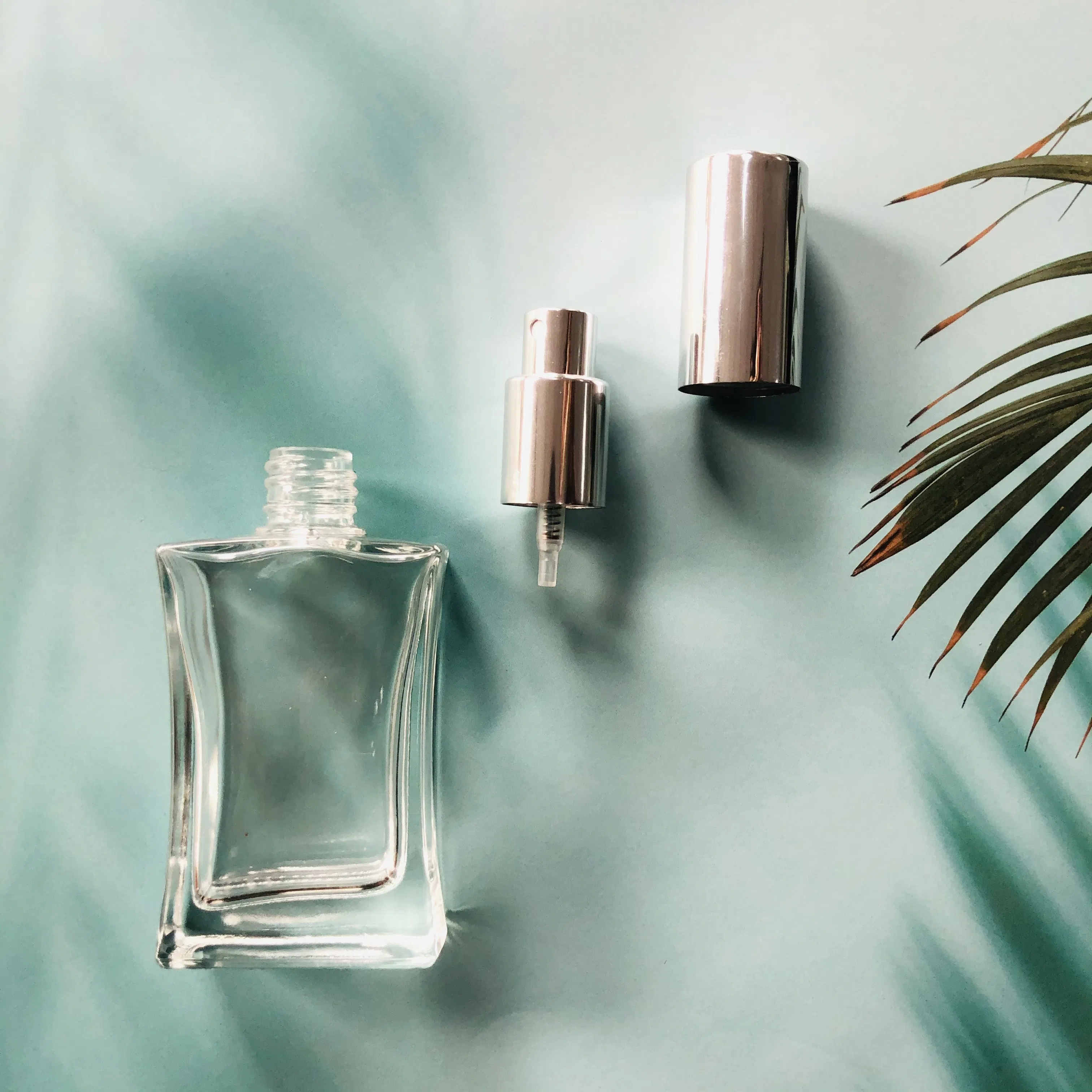 Hot Sale Stamping Recyclable Custom Spray Perfume Glass Bottle with Plastic Cap