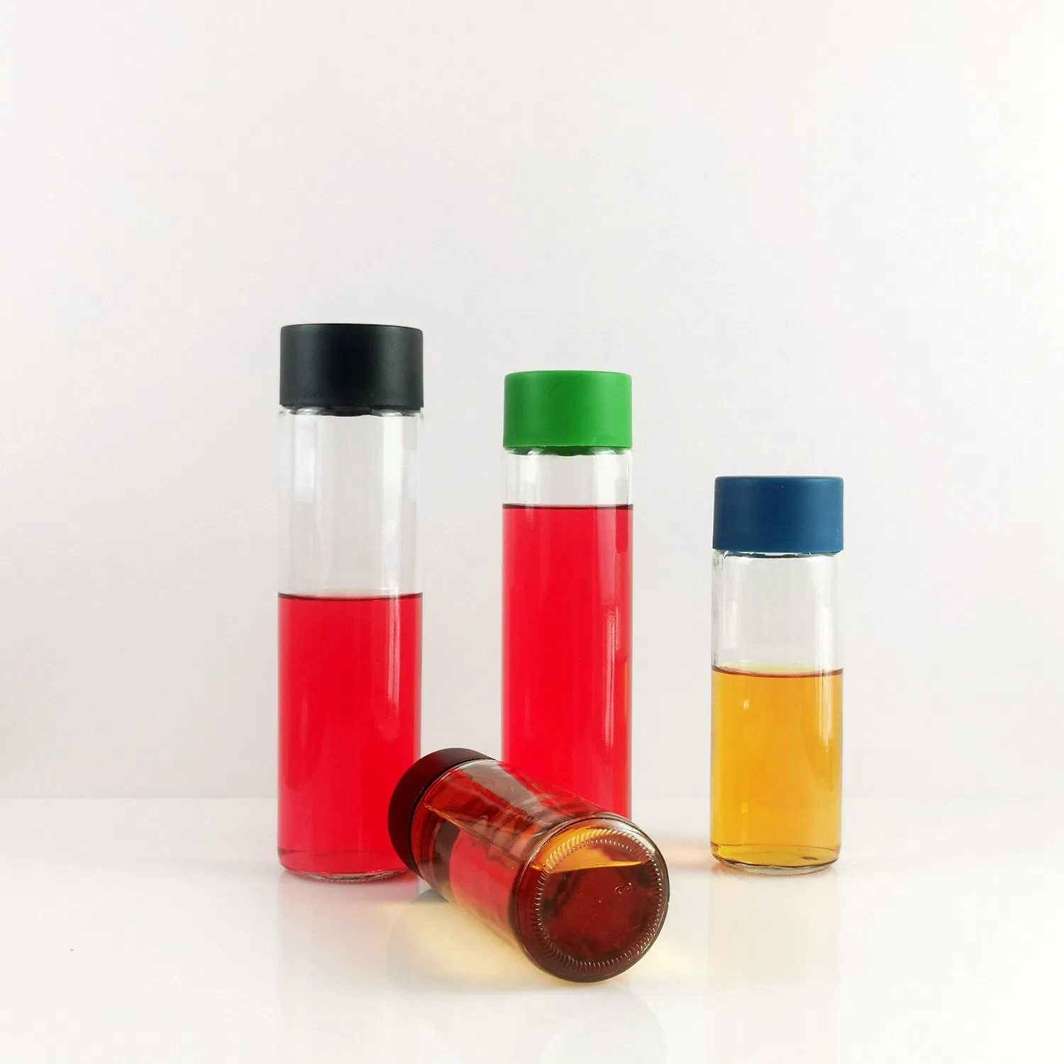 Wholesale Disposable Pet Juice Beverage Bottle Empty Transparent Glass Water Bottle Slender with Lid Beverage Bottle