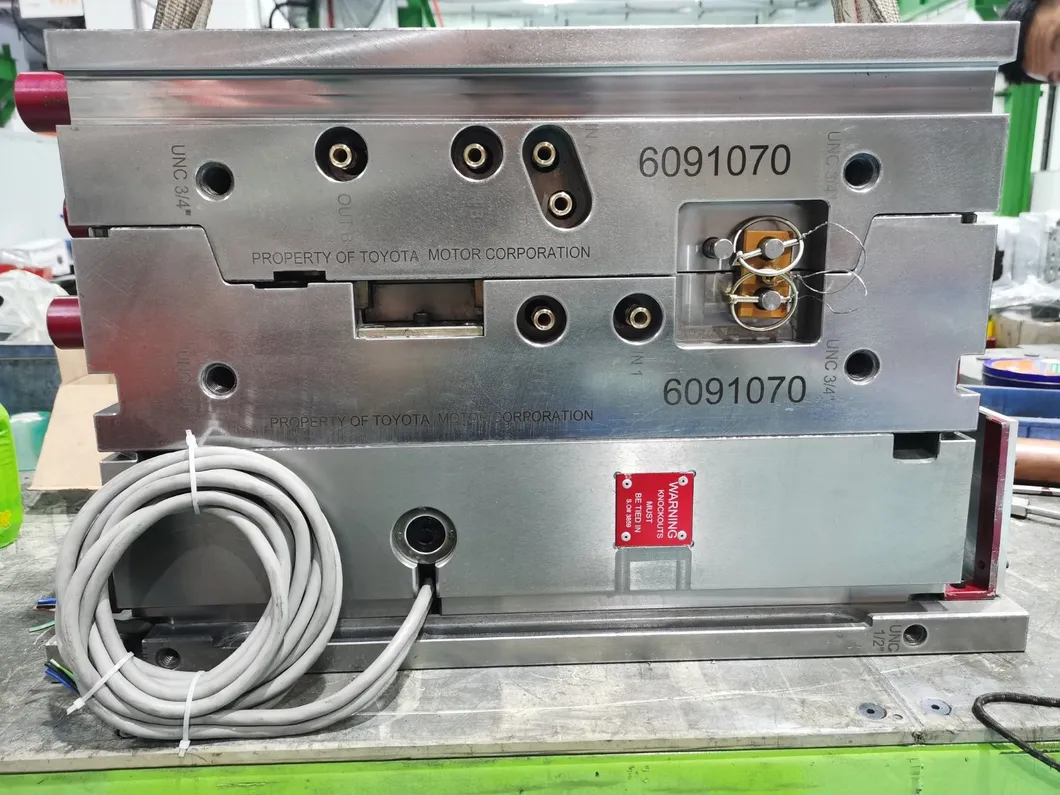 In-Mold Closing System