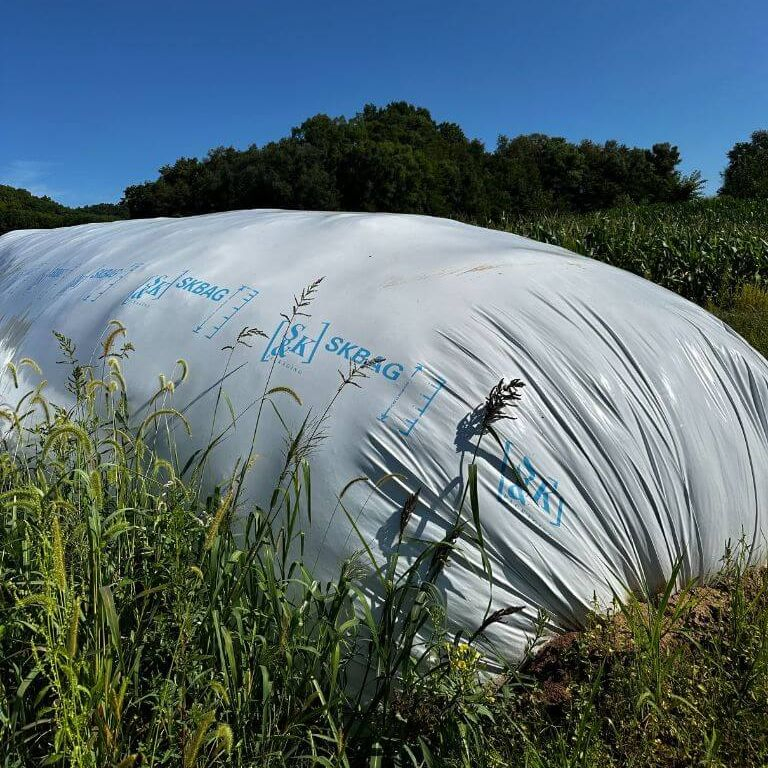 Black/White Silage Film 5 Mil - 40'w X 100'l Tubular Plastic PE Bag Storage Maize Grass Silage Bags Tube Silage Grain Storage Bags