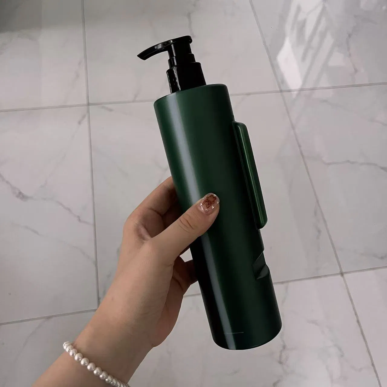 Portable Travel-Size Shampoo Plastic Bottle! Compact Size Saves Space, This Plastic Bottle Fits Easily Into Luggage