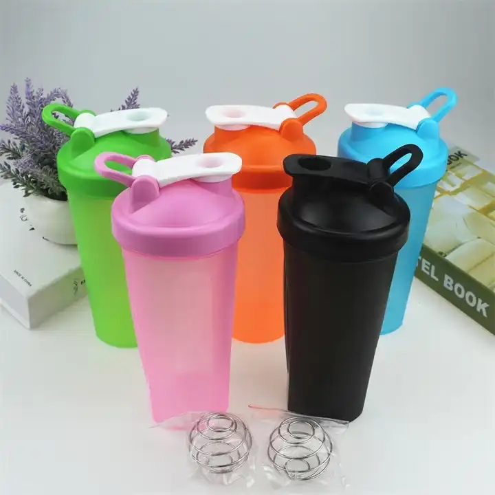 Wholesale Sport Shaker Water Bottle Personalized Custom Logo Protein Sport Plastic 600ml Shaker Gym Bottle Portable Sports Shaker