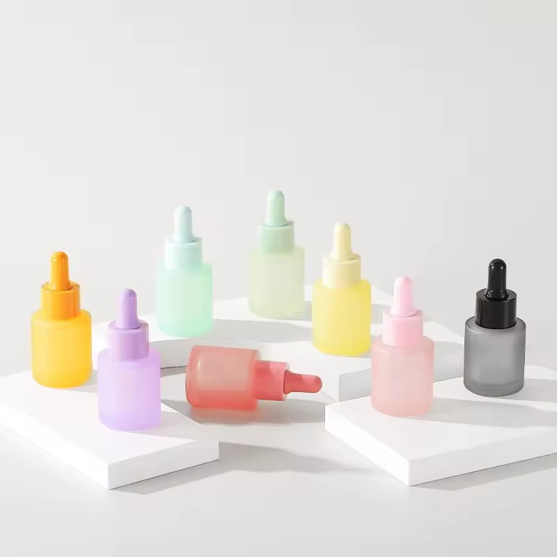 Fashion Hot Selling Macaron Color Transparent Frosted Glass Bottle Plastic Head Dropper Cosmetic Essential Oil Essence Bottle