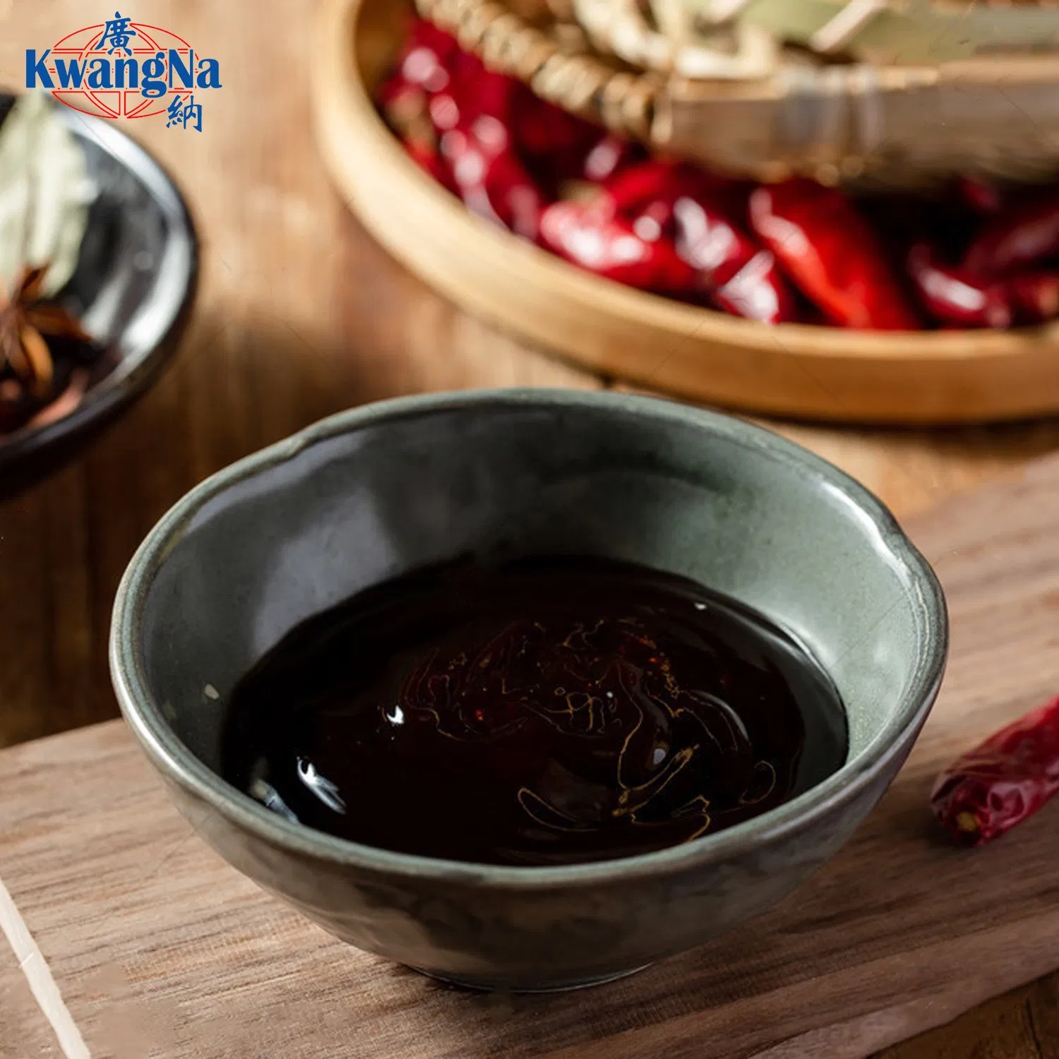 Similar to Lee Kum Kee Flavor Oyster Sauce with Good Quality in Big PE Jar (plastic bottle) for Peru Market