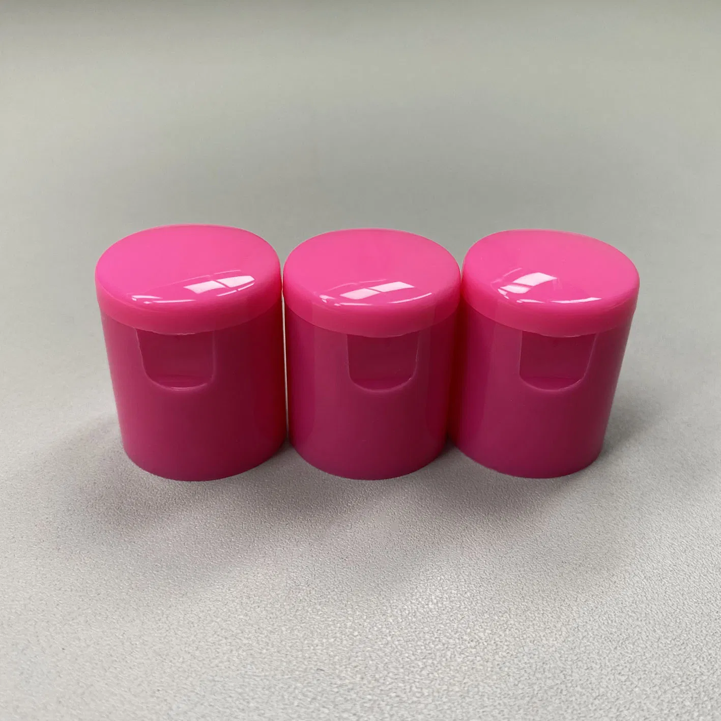 22/415 Cosmetic Bottle Flip Top Cap 22mm Smooth Plastic Caps