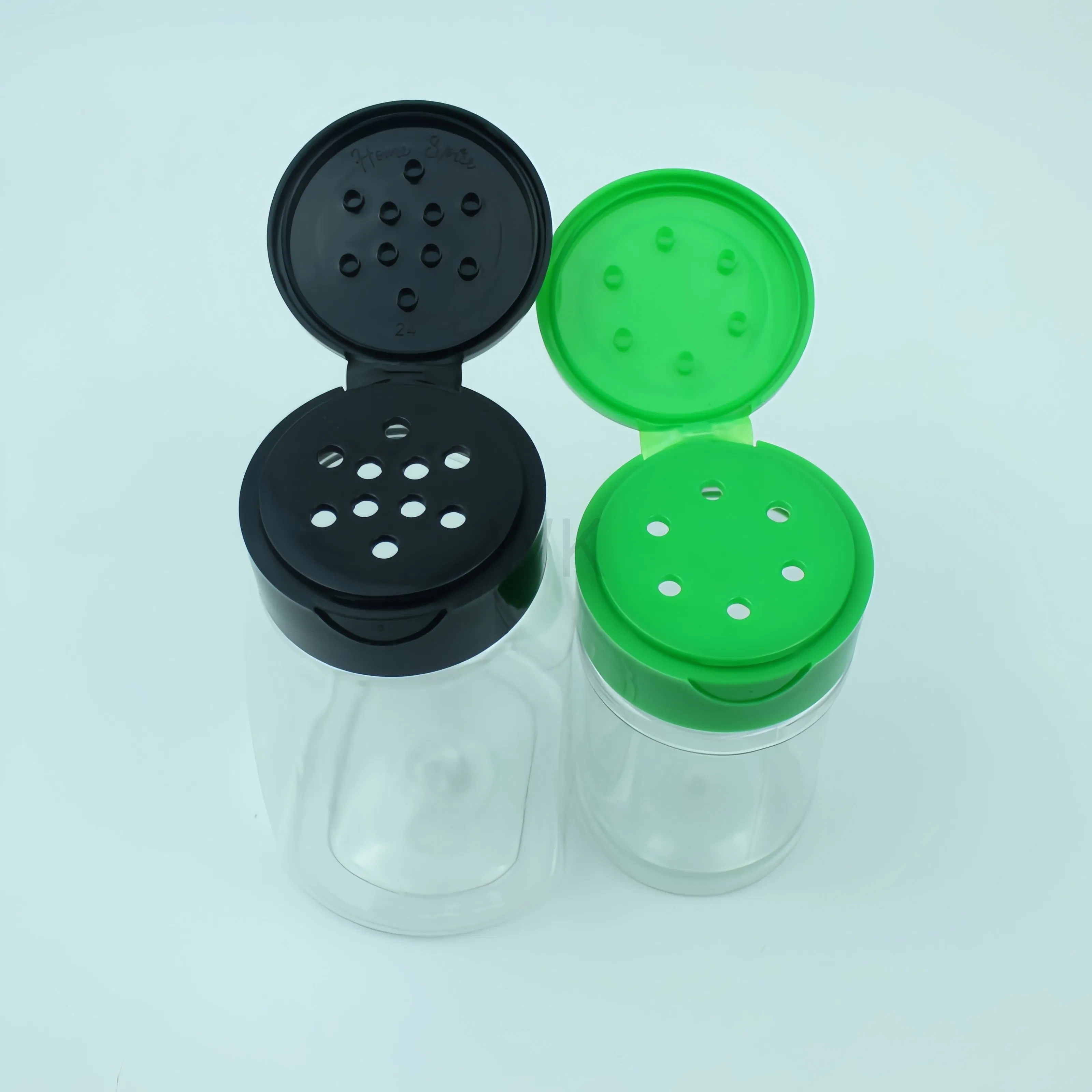 Empty Pet Plastic Spice Seasoning Bottle with Flip Top Cap Salt Pepper Shaker Container Food Packaging