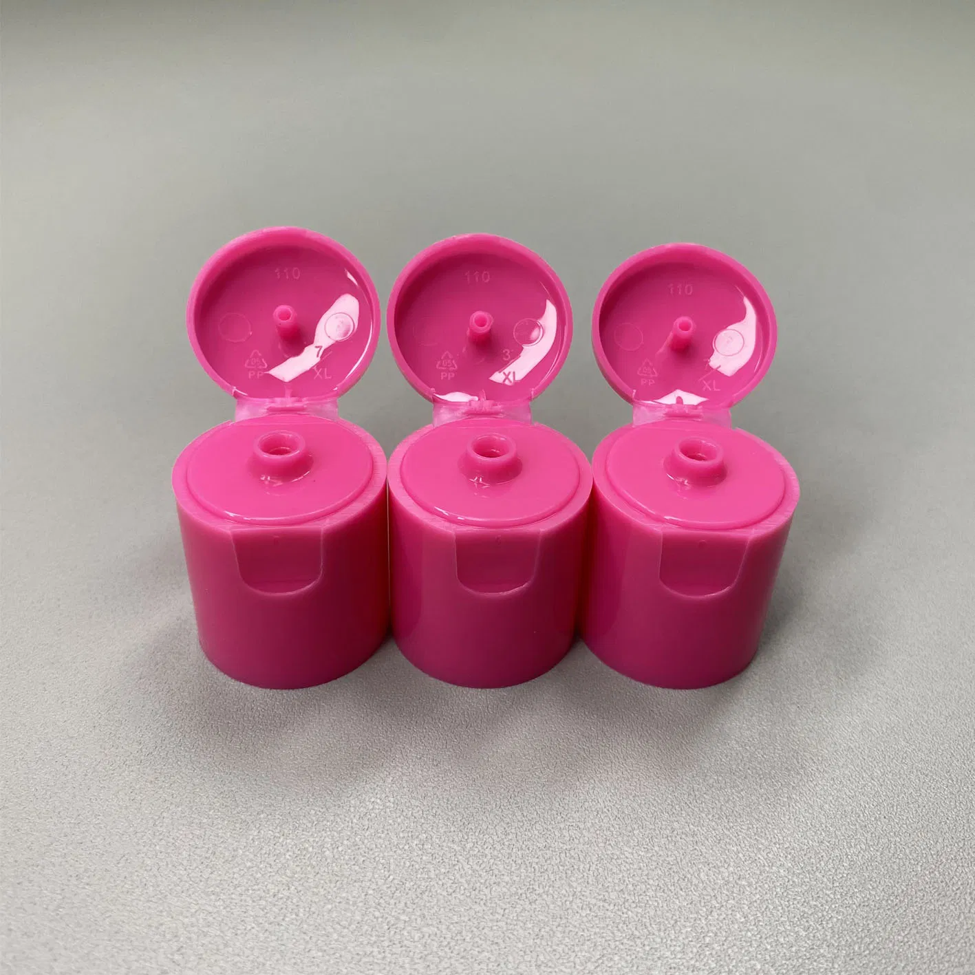 22/415 Cosmetic Bottle Flip Top Cap 22mm Smooth Plastic Caps