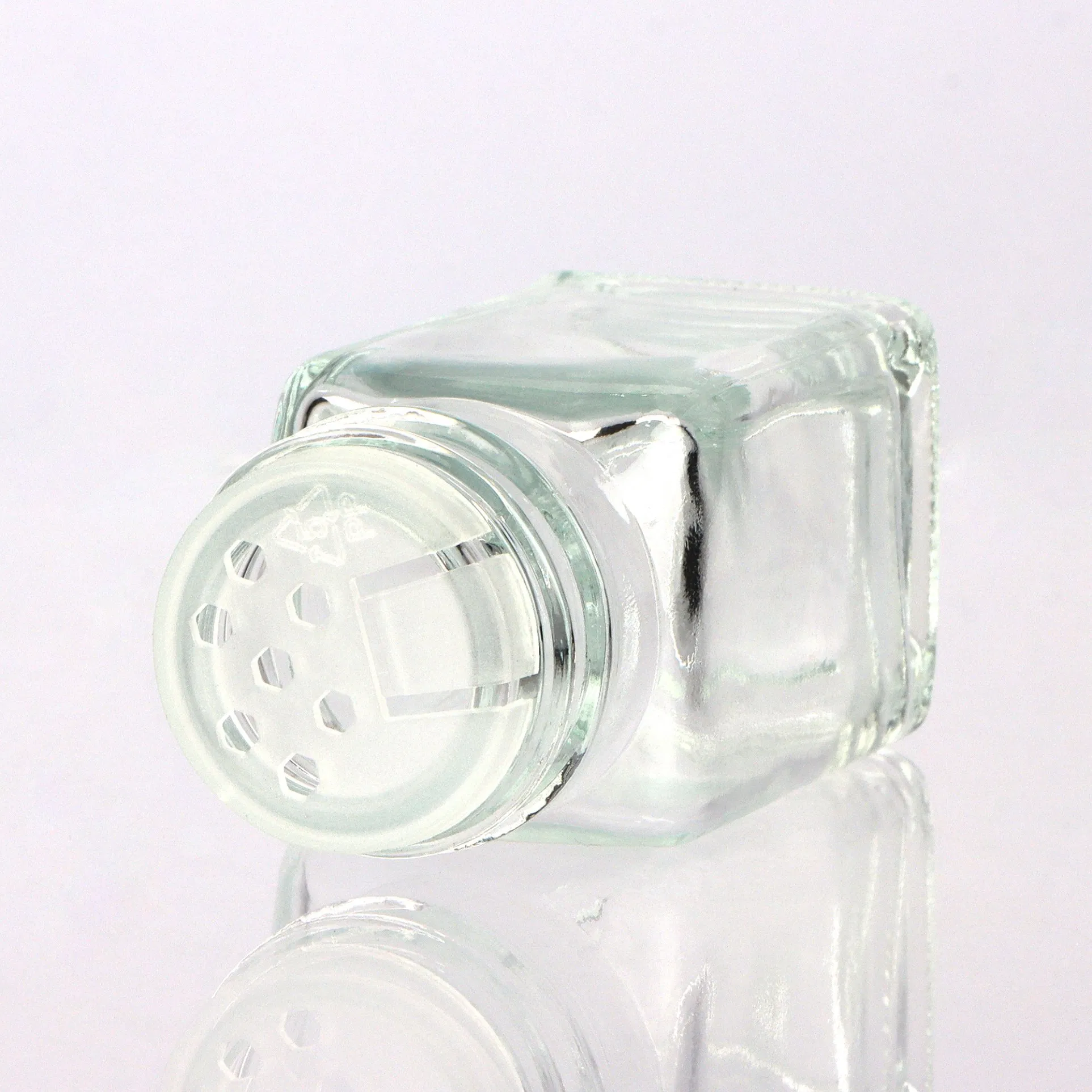 Kitchen Herb &amp; Spice Tools Plastic Seasoning Spice Jars Salt Bottle Pepper Chili Shaker Garlic Spice Bottle with Customized Lid