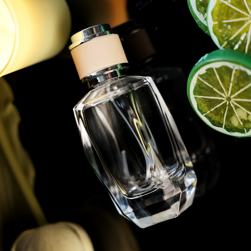 Luxury Portable 50ml Empty Refill Glass Perfume Bottle with Plastic Cap Fragrance Atomiser