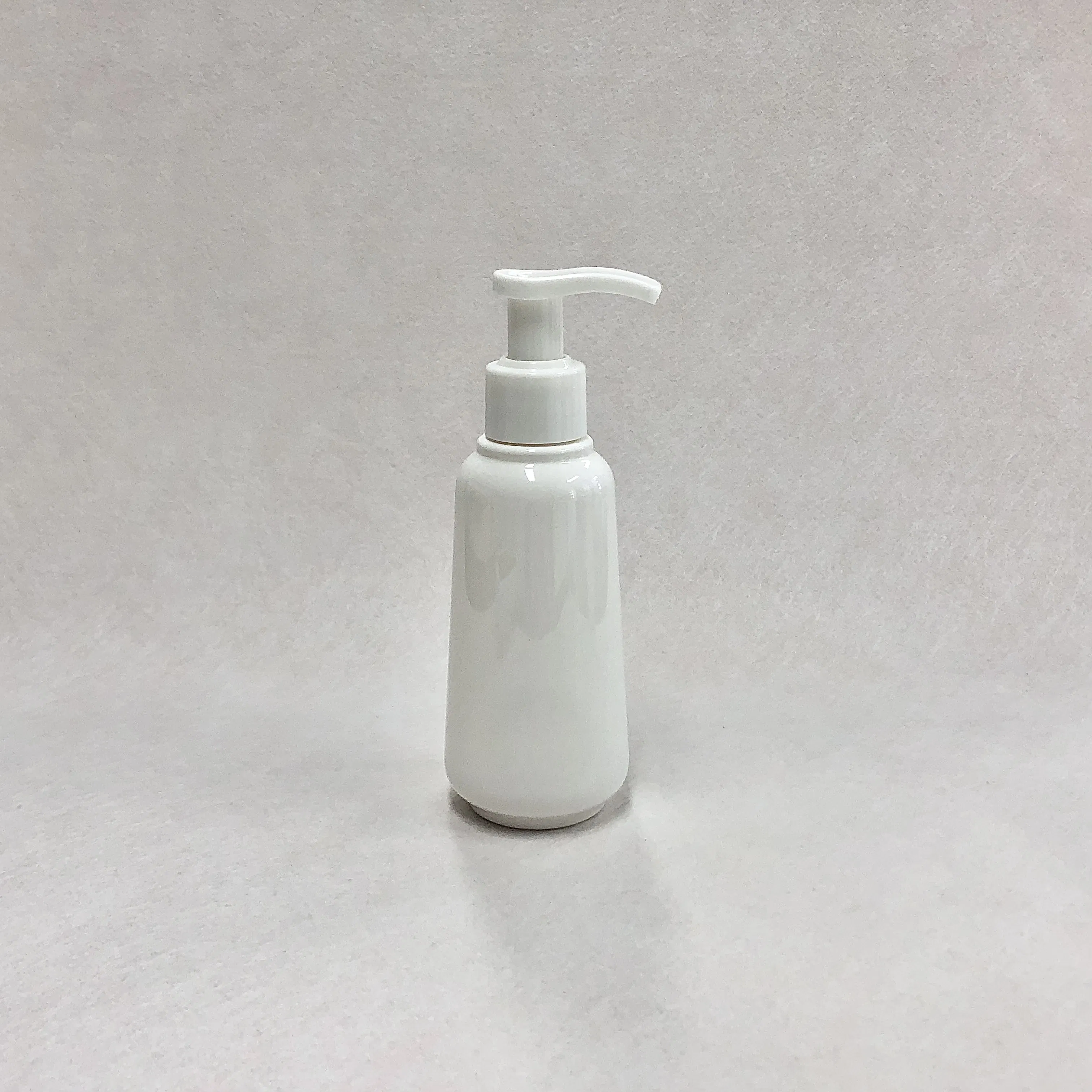 60ml 100ml Premium Refillable Clear Plastic Lotion Bottle with White Lid for Skincare Moisturizer Travel Leak-Proof Cosmetic Container Plastic Lotion Bottle