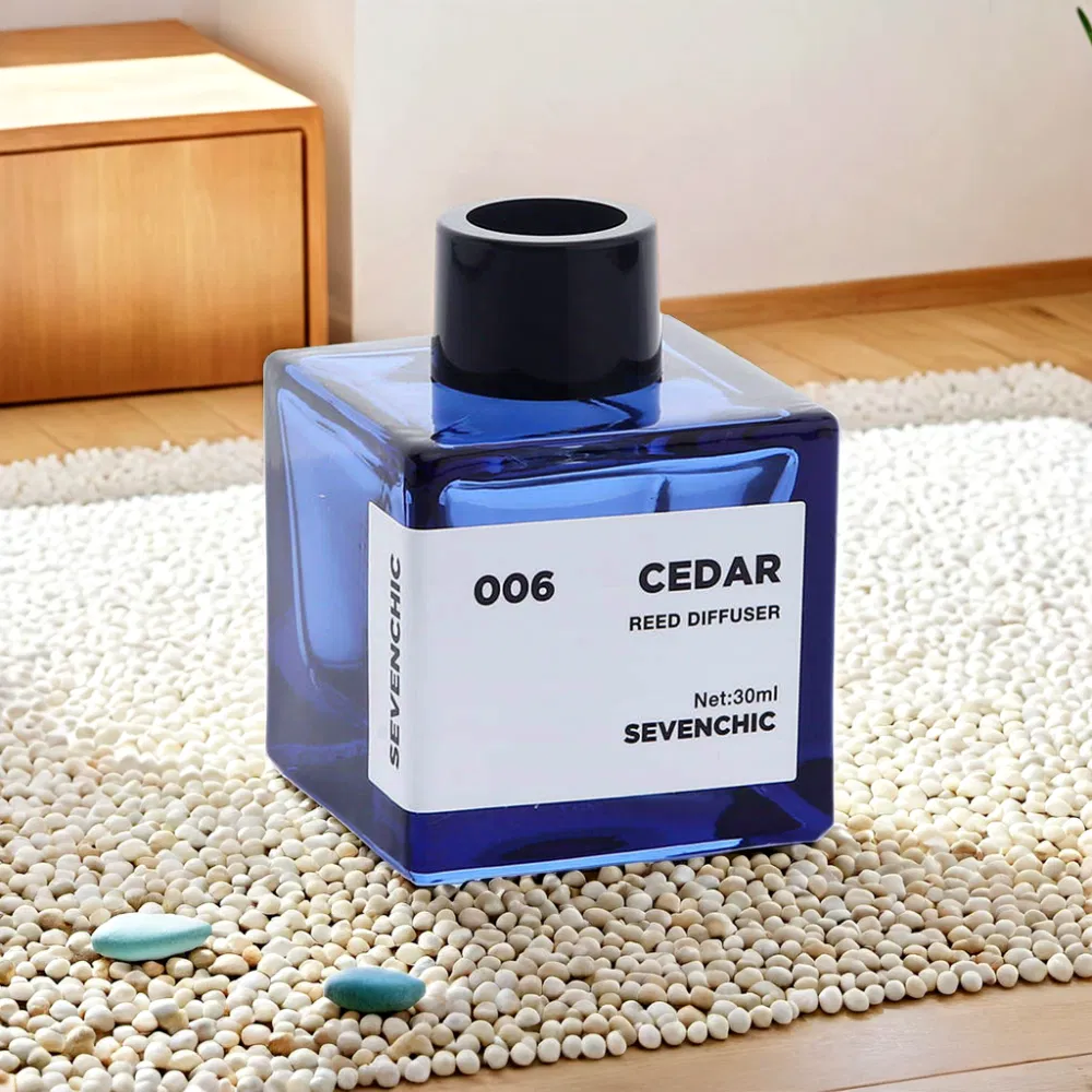 Wholesale 30ml Square Clear Glass Perfume Bottle Container with Plastic Cap for Customized