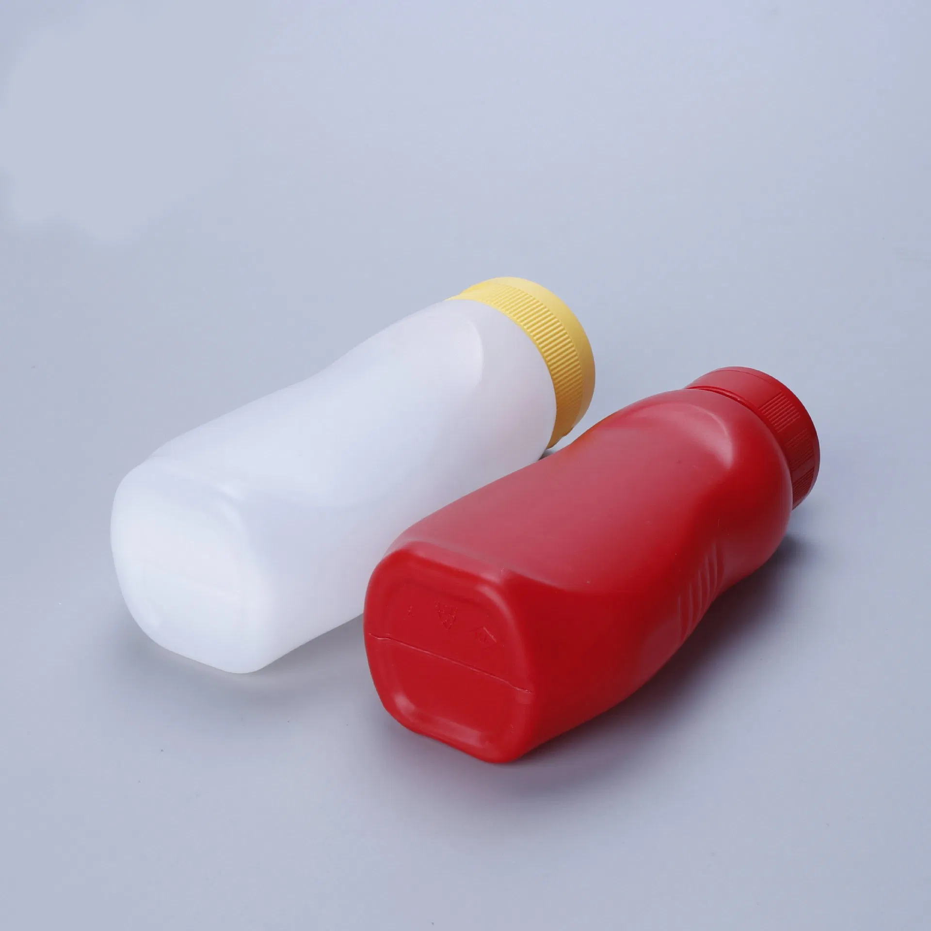 380ml Hot Filled Plastic Squeeze Sauce Bottle with Flip Cap