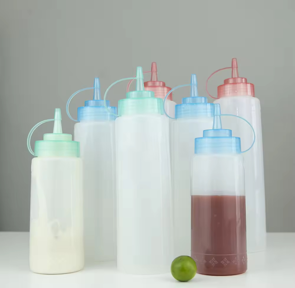 24 Ounce Squeeze Bottle Clear Plastic Free Refillable Squeeze Bottle for Olive Oil Dressing Sauce