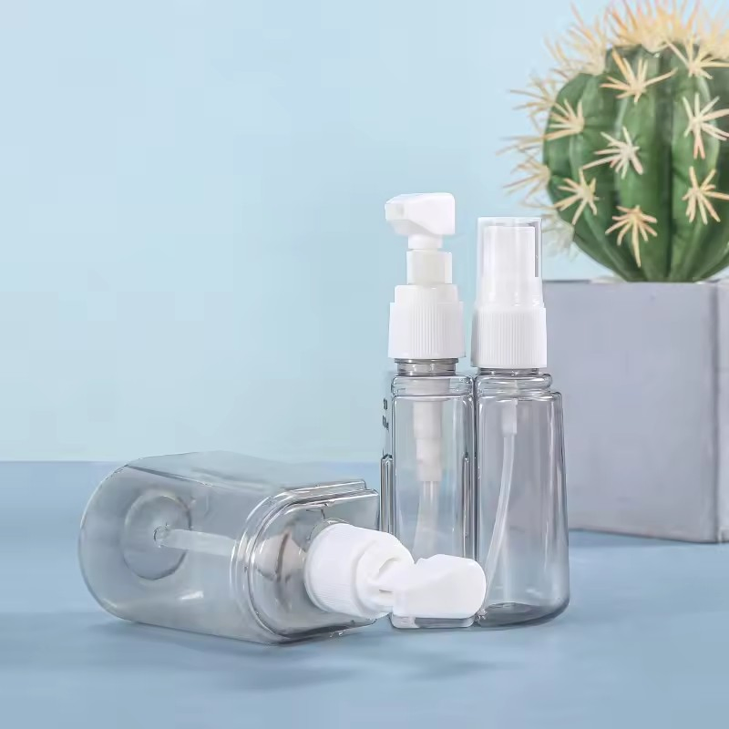 Custom Mist Spray Bottle Silicone Packaging Plastic 100ml Squeeze Spray Cosmetics Bottles