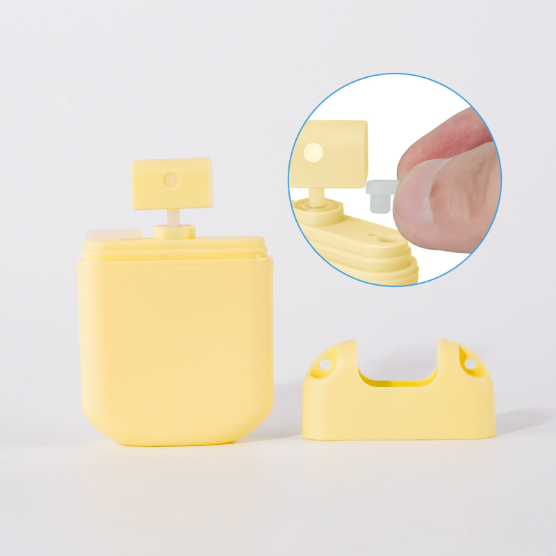 Plastic 30ml Refillable Flat Spray Bottle for Cosmetics