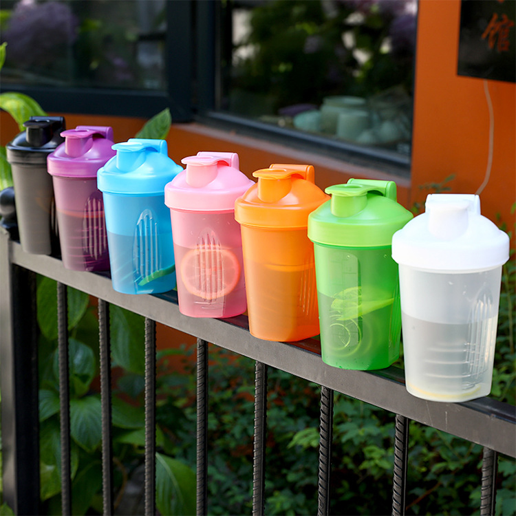 Custom Logo BPA Free Mix Color 700ml Plastic Protein Shaker Water Bottle