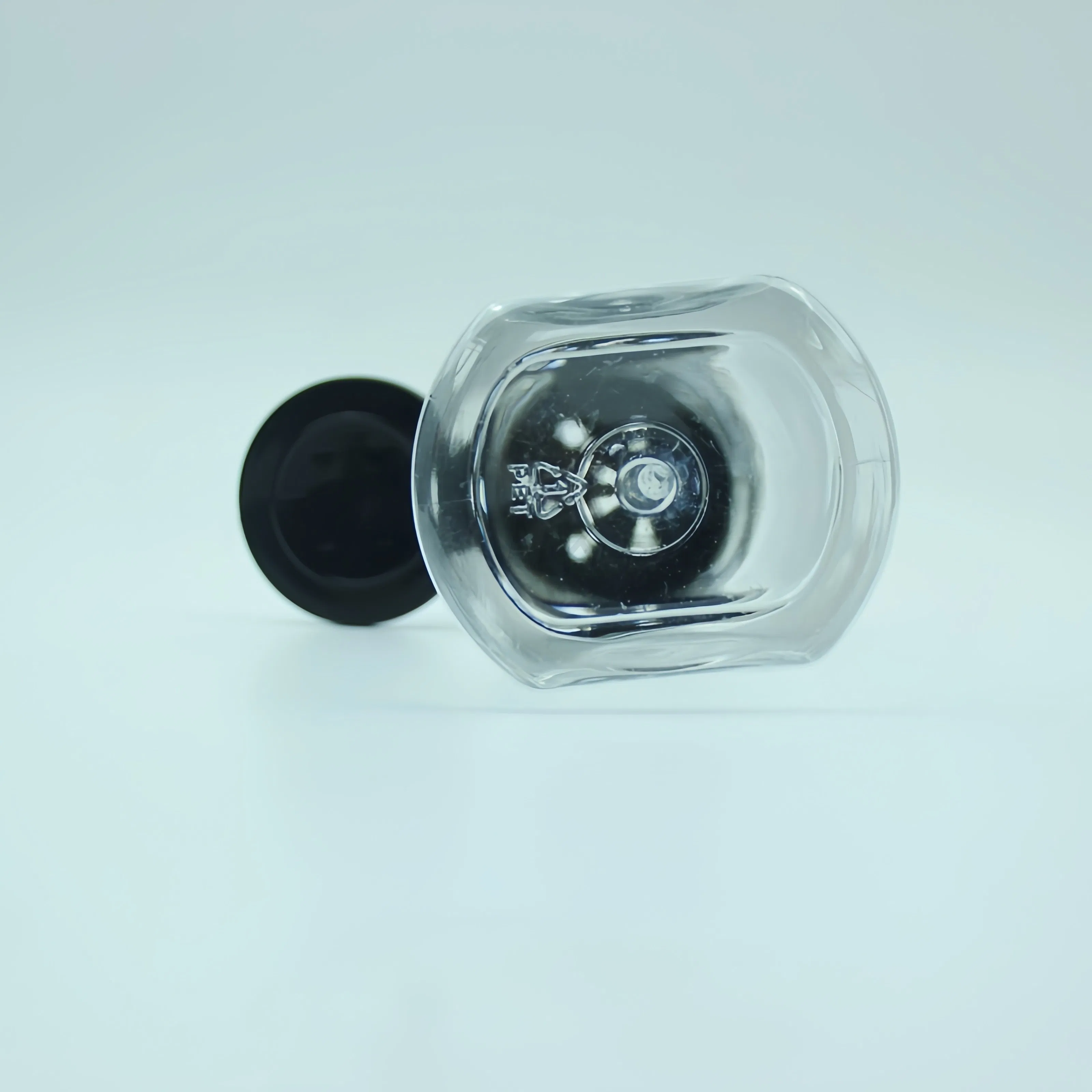 Empty Pet Plastic Spice Seasoning Bottle with Flip Top Cap Salt Pepper Shaker Container Food Packaging