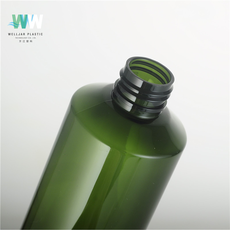 Reusable 30ml 100ml 200ml Oblique Shoulder Dark Green Plastic Pet Bottle with Lotion Pump or Sprayer