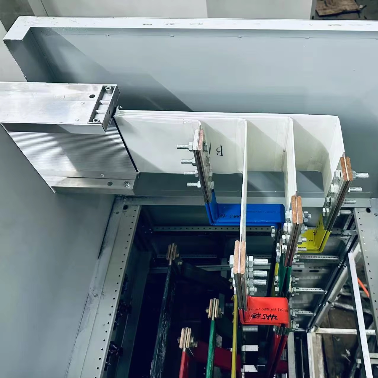 4000a High-Strength Enclosed Aluminium Busbar 4000a Bus Duct