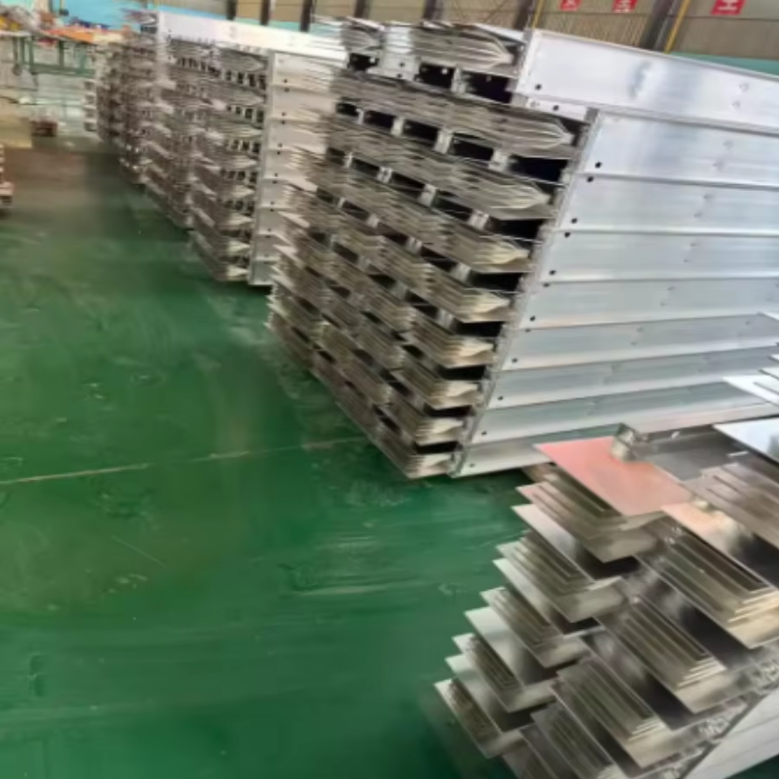 Low-voltage Electrical Busbar Frame with Copper and Aluminum Busbar Connectors and Insulating Components