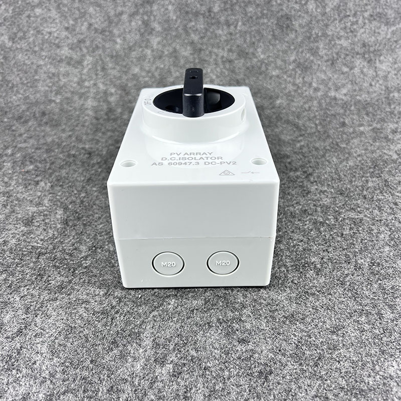 4P 32A Industrial CE Certified Waterproof DC Grey Outdoor IP66 Isolator Switch PV Isolating 1000V DC Changeover 12-Month