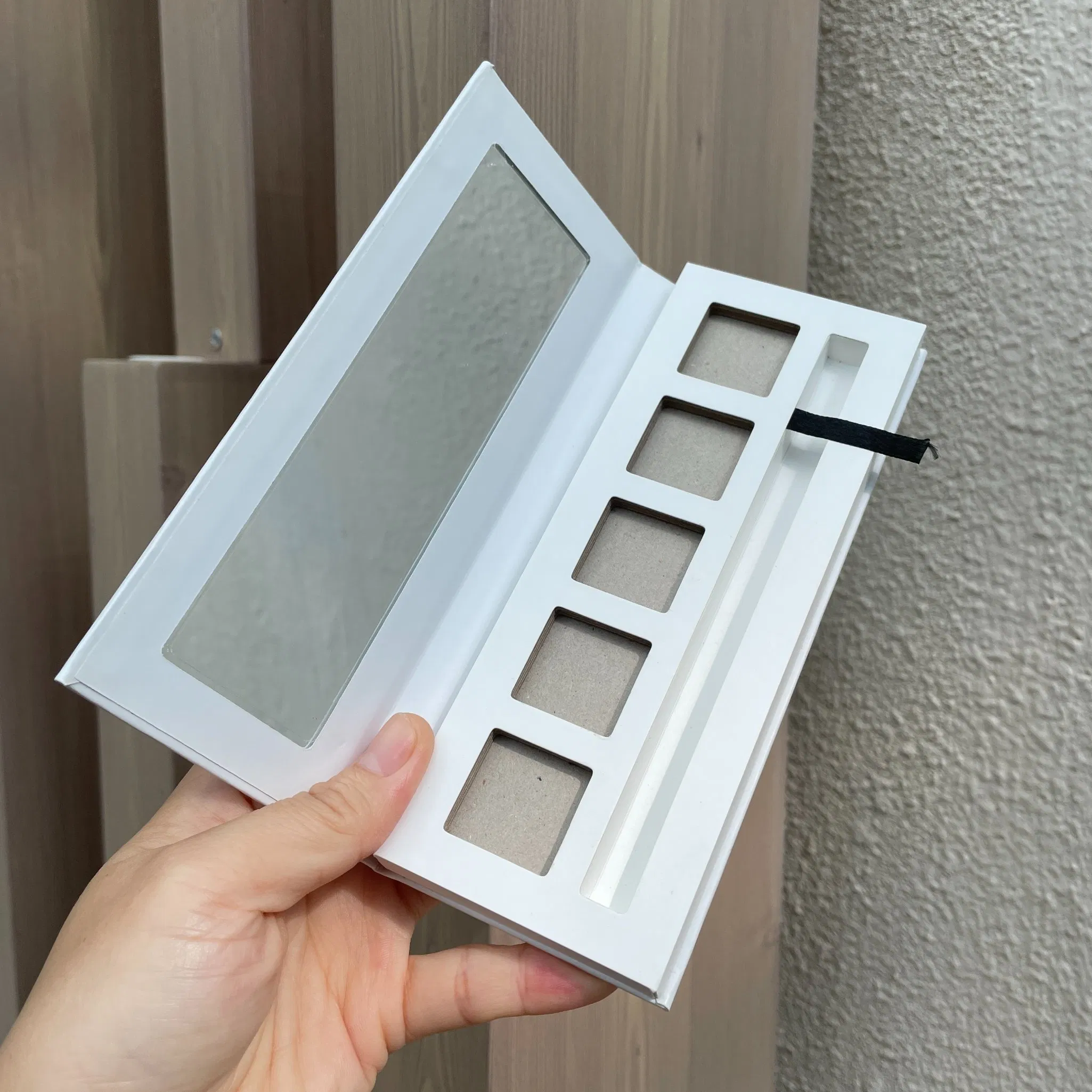 Firstsail Cheap Price Custom 5 Hole Magnetic Pans Empty Makeup Eyeshadow Palette White Cosmetic Paper Packaging Eye Shadow Case Pallet