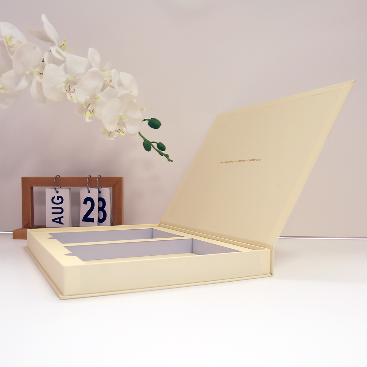 Stylish Cosmetic Box Luxury Durable Rigid Packaging Elegant Perfect for Skincare Makeup Fragrance or Fashion Accessories