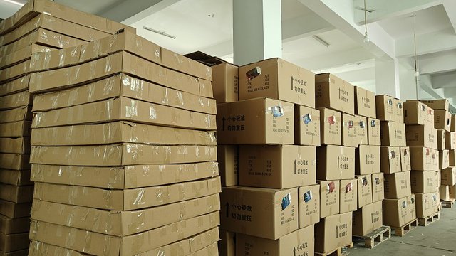 Cosmetic packaging quality control inspection process at Boxo Beauty factory